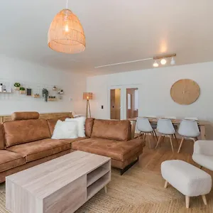 https://ruim-en-warm-appartement-in-de-winkelstraat-van-oostende.bruges-hotels.info